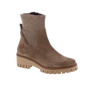 Alexia Barreca boots taupe