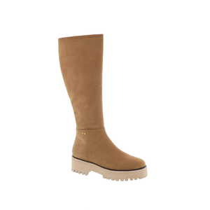 Nathan Baume laars camel